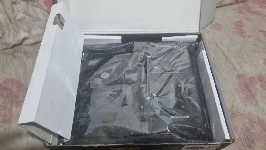 PLACA MÃE ASUS TUF GAMING X570-PLUS BR - PARA REPARO / PEÇAS - Foto 2