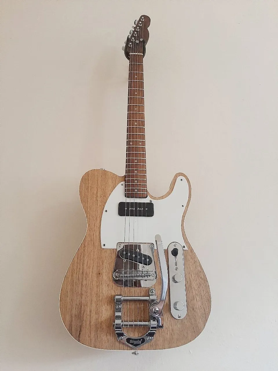 Fender Telecaster Thinline Modern Player Deluxe Edition