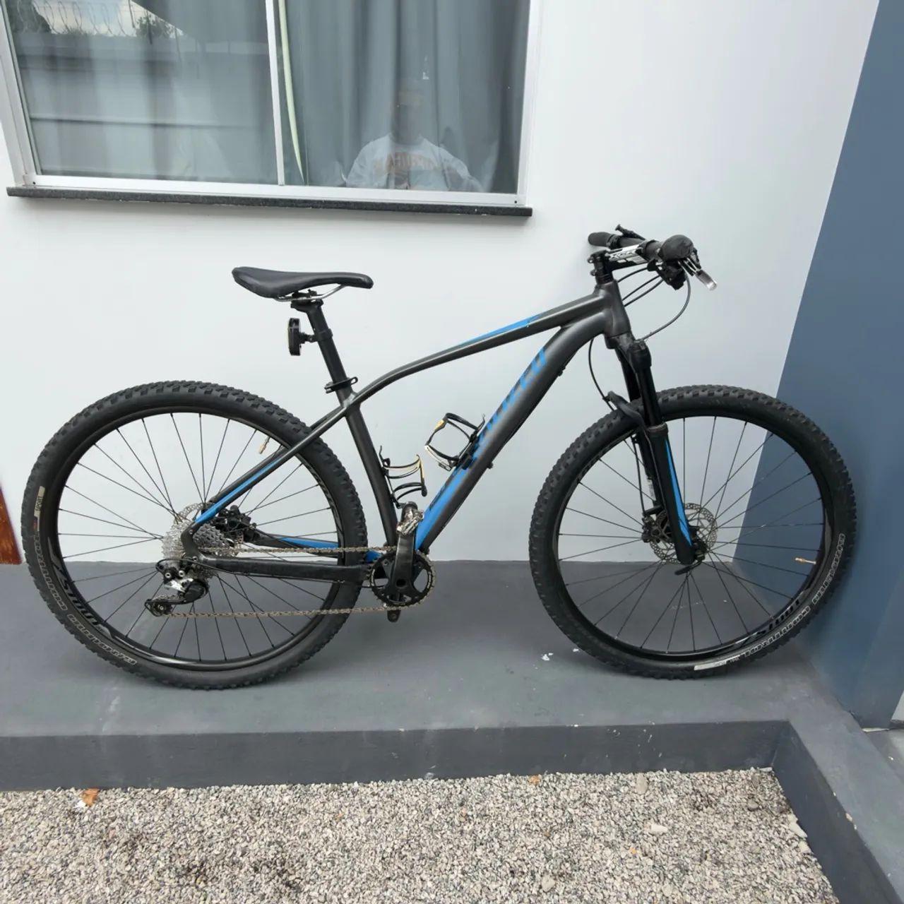 Vendo bicicleta specialized aro 29 em ótimo estado  - Foto 4