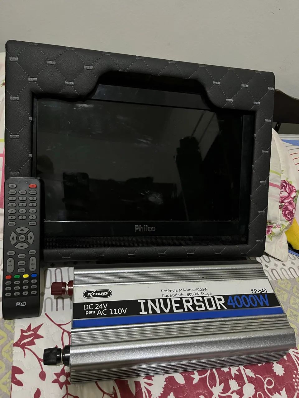 Televisão 18 polegadas na caixa pronta pra instalar no caminhão Mais inversor 4000w 24v