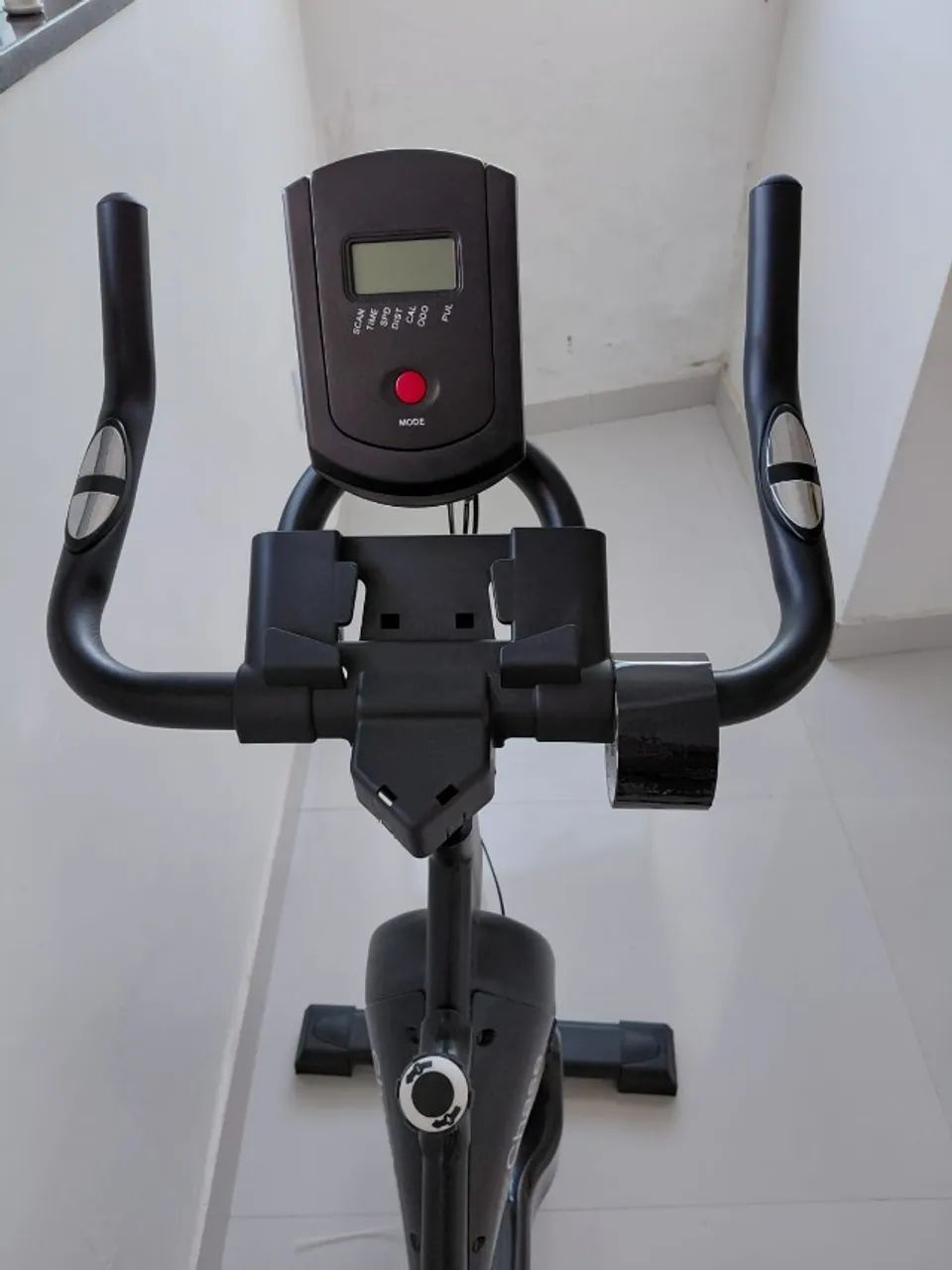 BICICLETA ERGOMÉTRICA (SEMI NOVA) + ELIPTICO (USADO) - Foto 4
