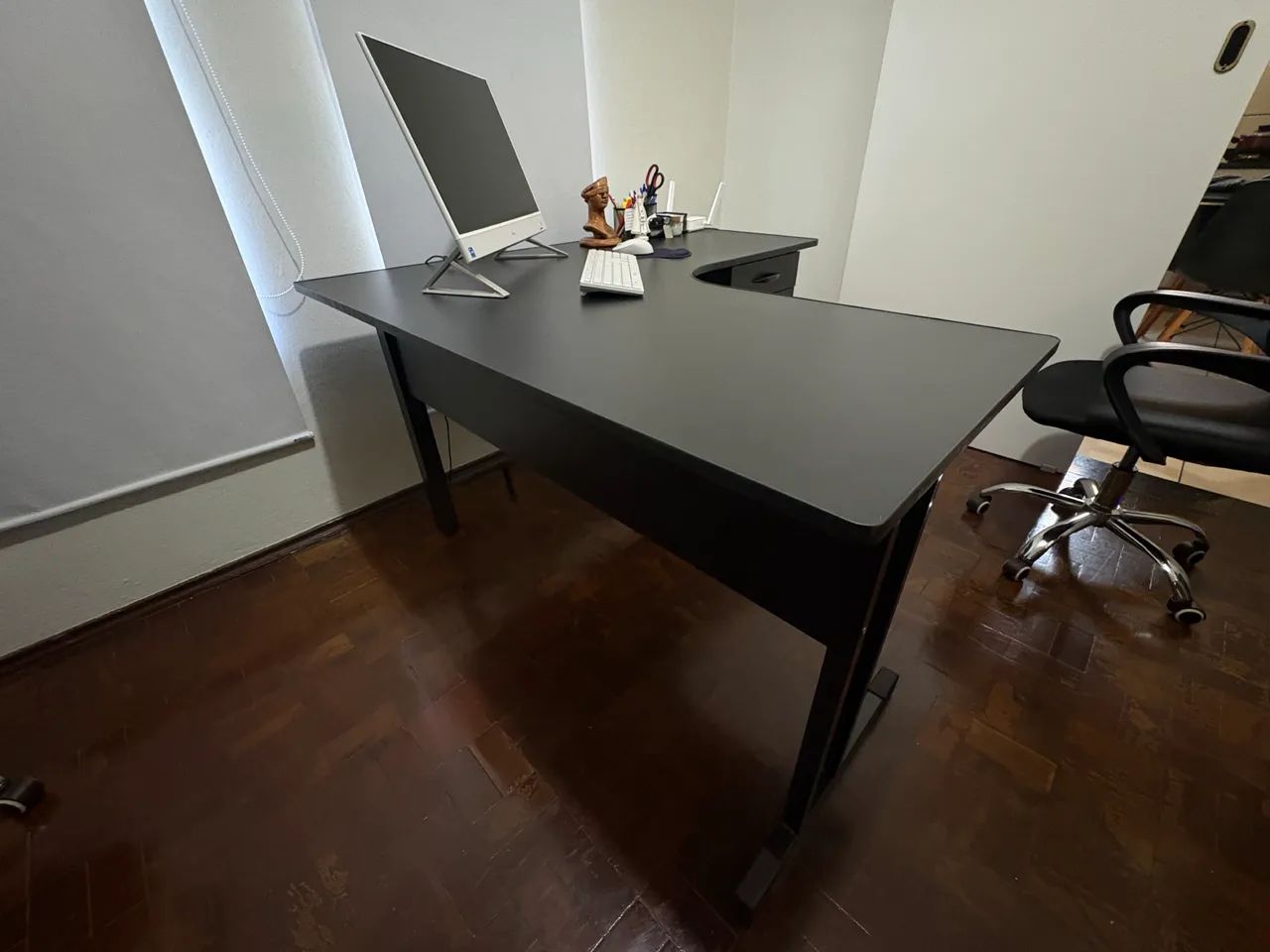 Mesa de escritório com gaveta  - Foto 4