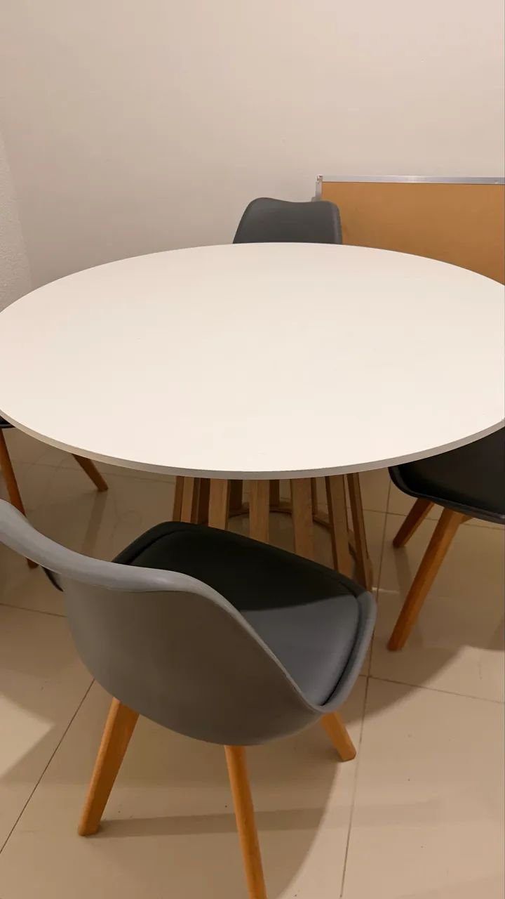 Mesa com 4 cadeiras  - Foto 4