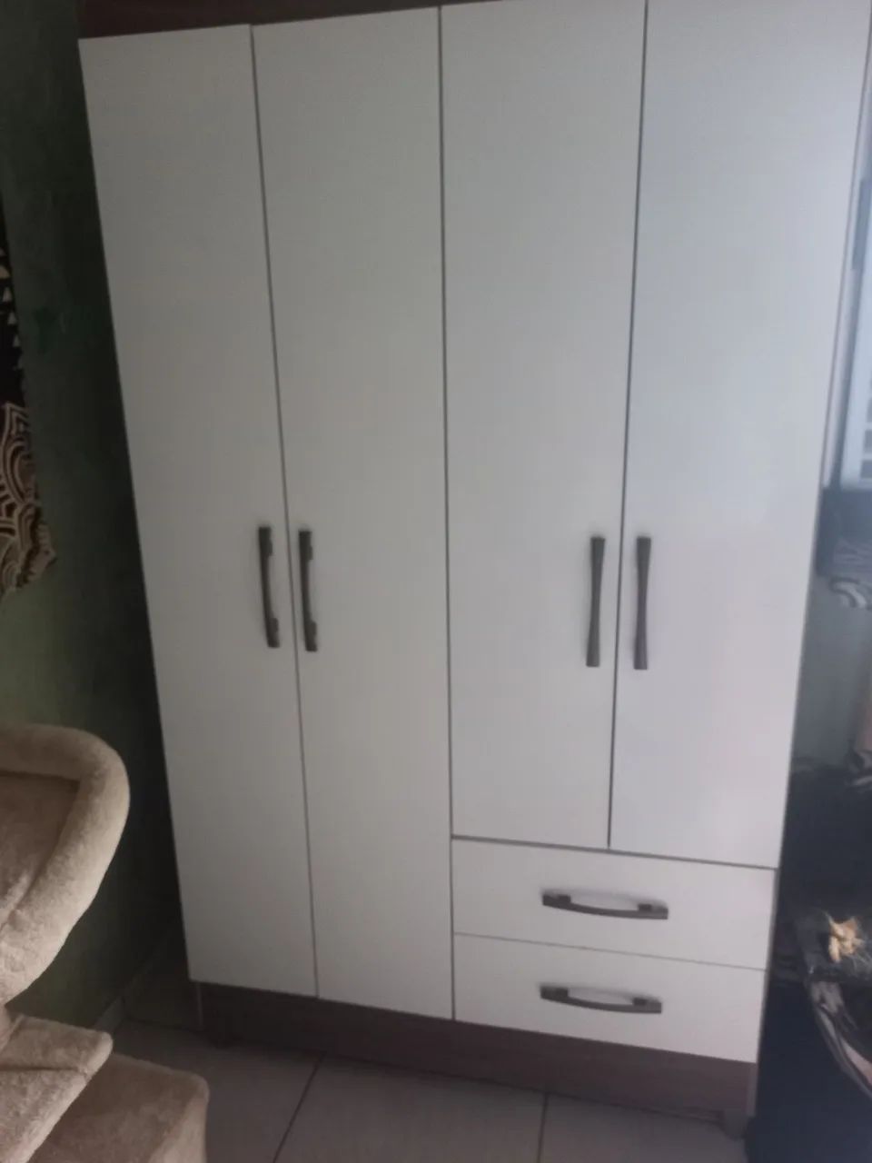 Armário guarda roupas 