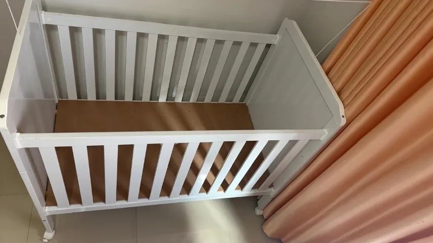 Berço e cadeirinha de alimentação pra vender rápido  - Foto 3