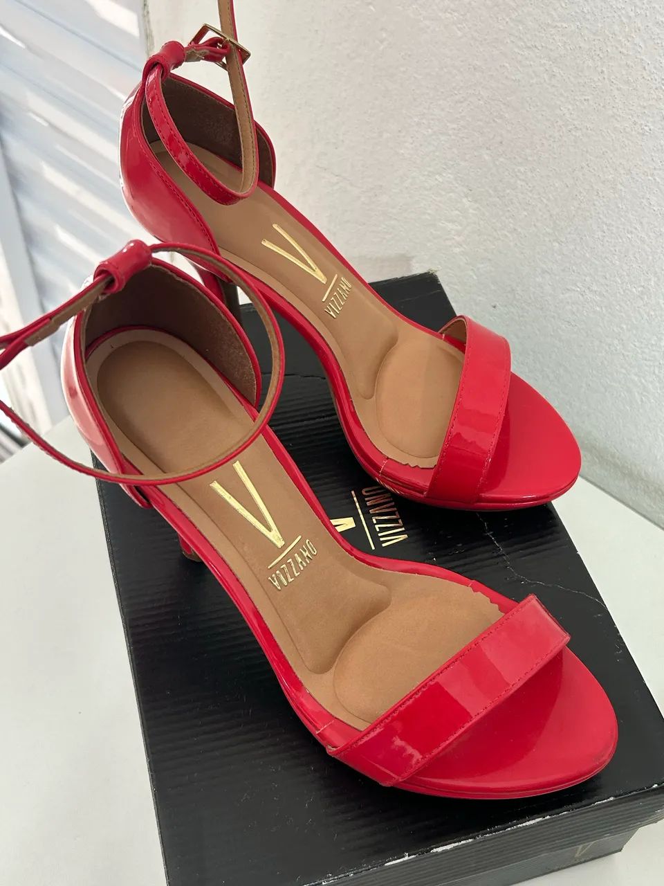 Salto vermelho Vizzano  - Foto 2