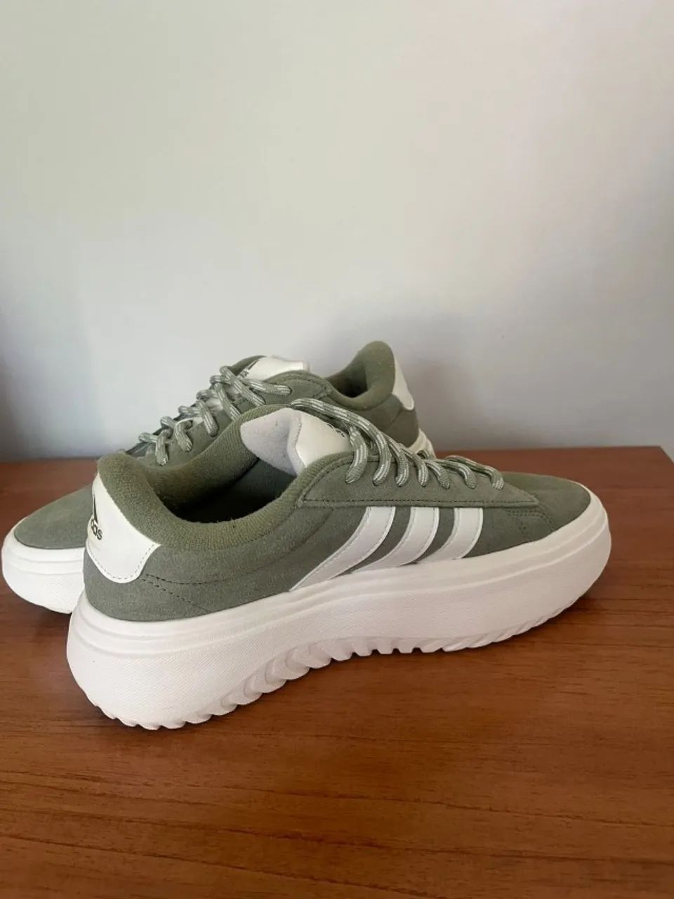 Tênis Adidas Plataforma (Nunca Usado) - Foto 3