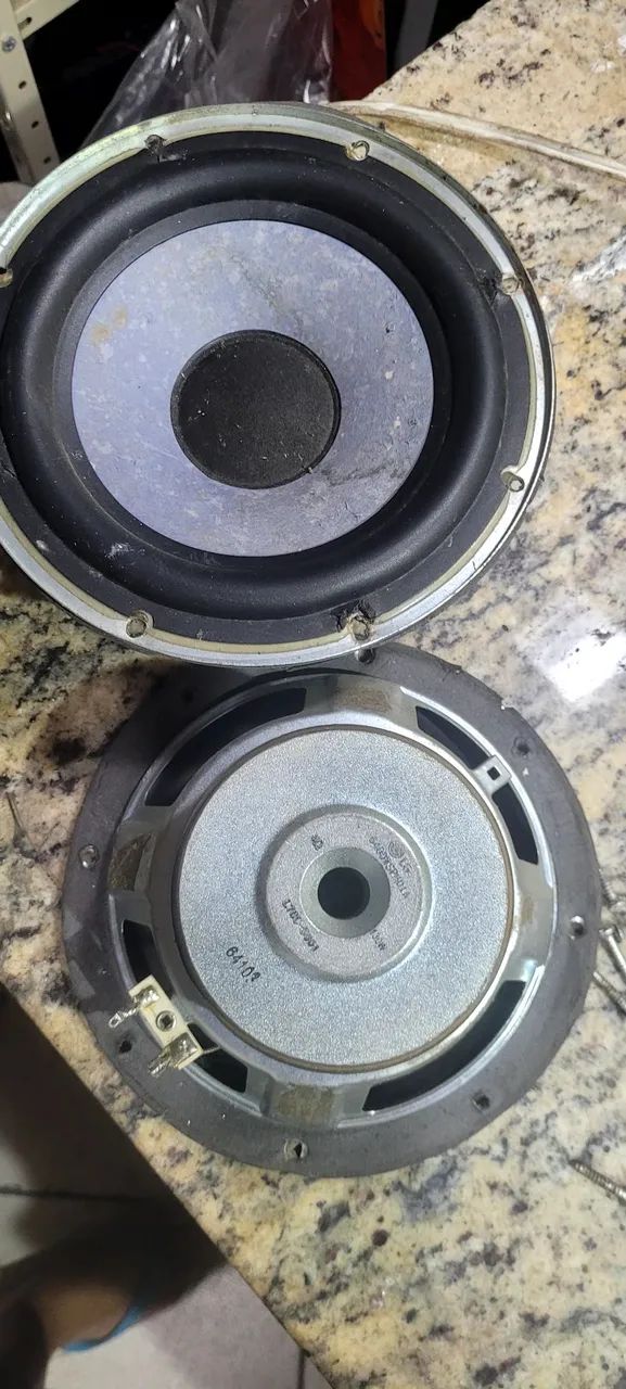 Auto falante sub Orfeu 