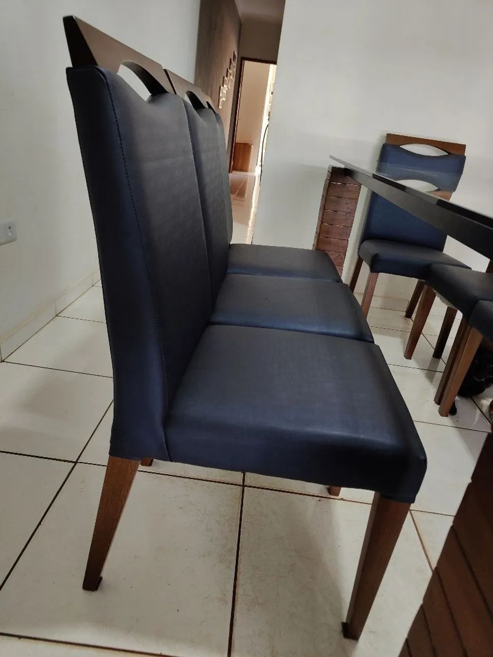 Mesa de jantar 8 lugares vidro com madeira maciça  - Foto 3