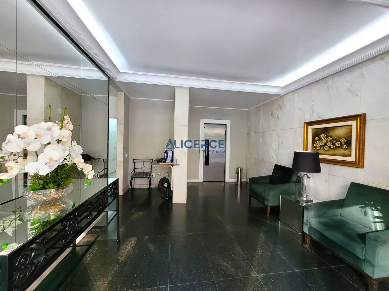 Apartamento à venda com 04 quartos - rua Gil horta- Centro. - Foto 2