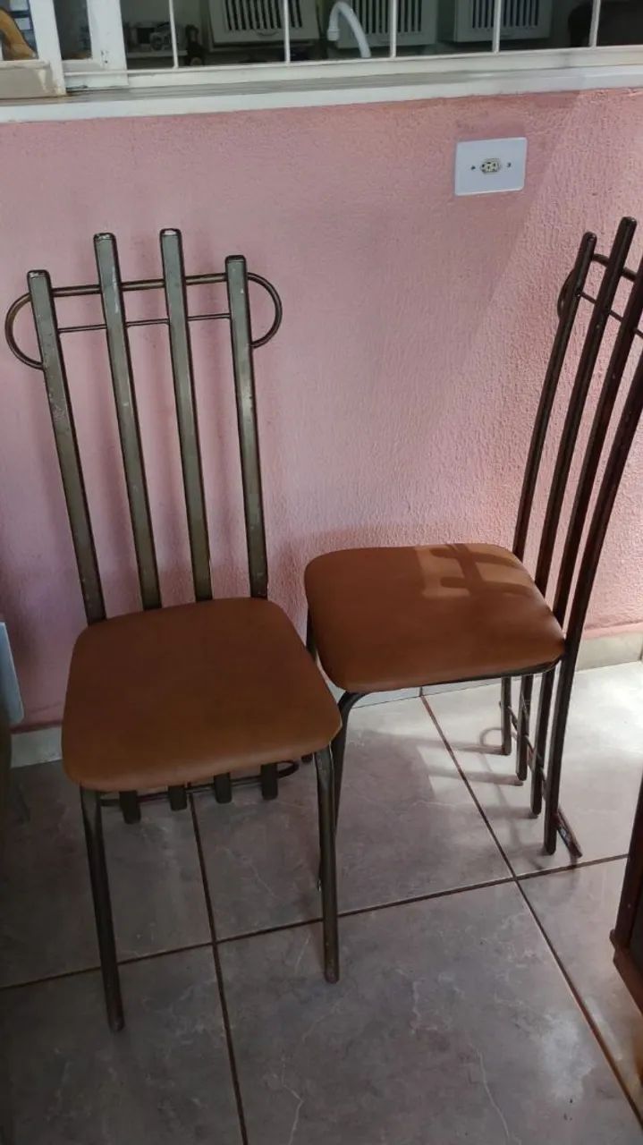 2 cadeiras de ferro 