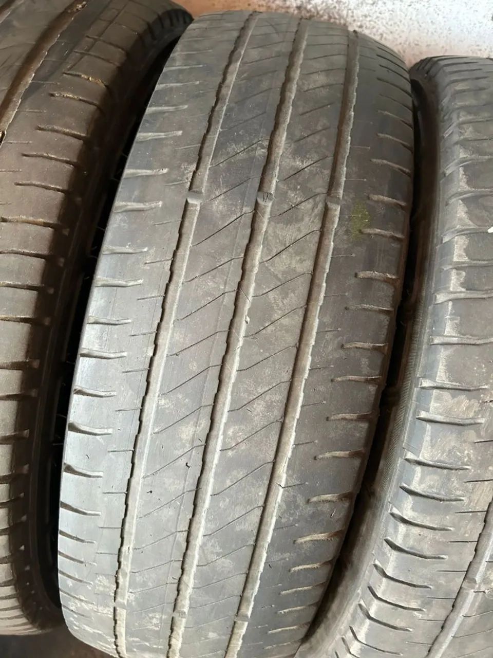 Pneus 225 75 16 C Michelin - Foto 3