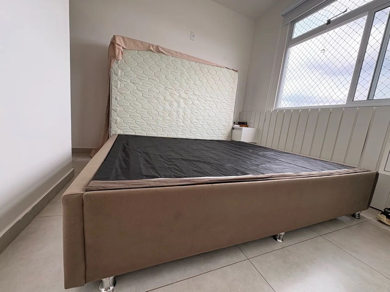 Colchão e cama queen size 