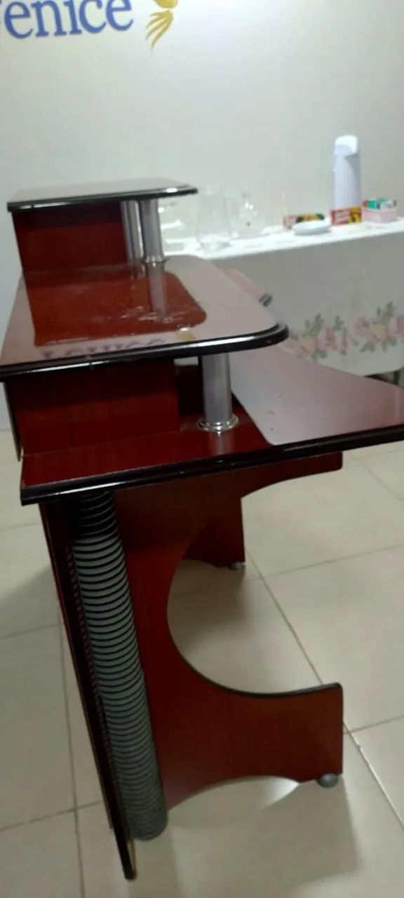 MESA PARA COMPUTADOR/ ESCRITÓRIO COM PRATELEIRAS E GAVETA - Foto 5