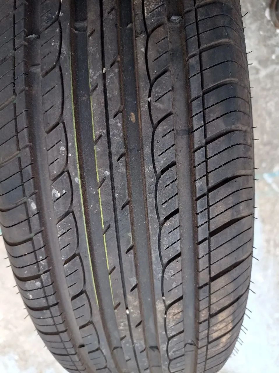Pneu 195/60R15 - Foto 2