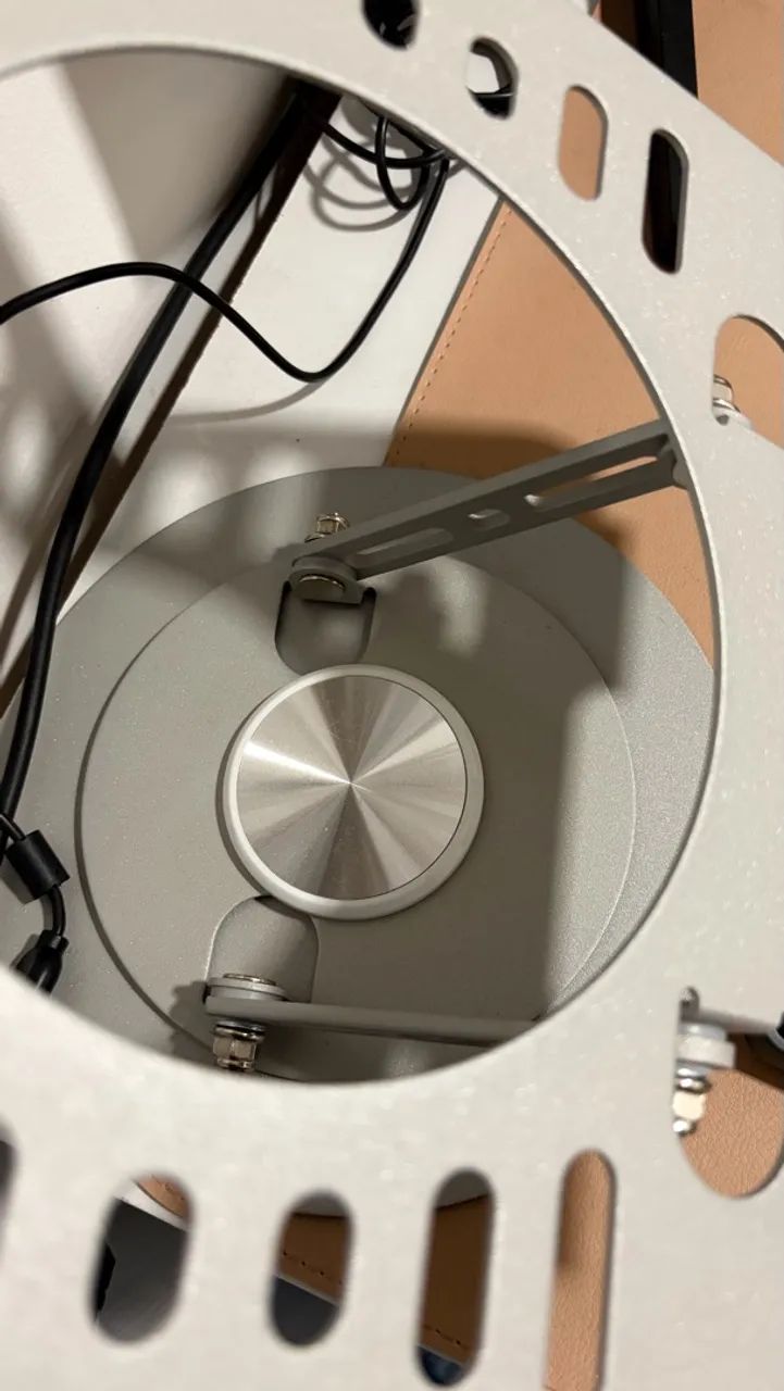 Suporte para notebook/tablet regulável e giratório - Foto 4