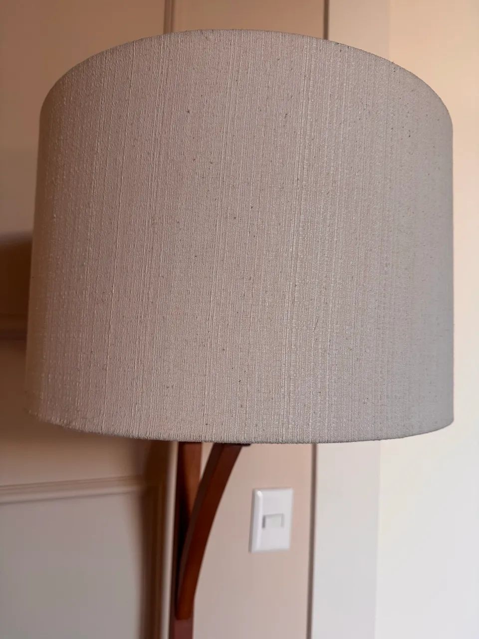 Abajur com mesa de apoio  - Foto 4