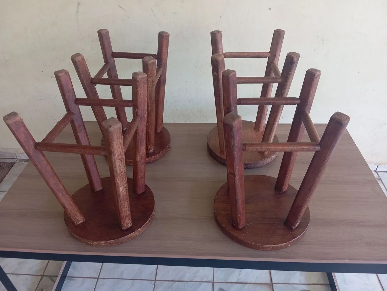 Mesa com baqueta