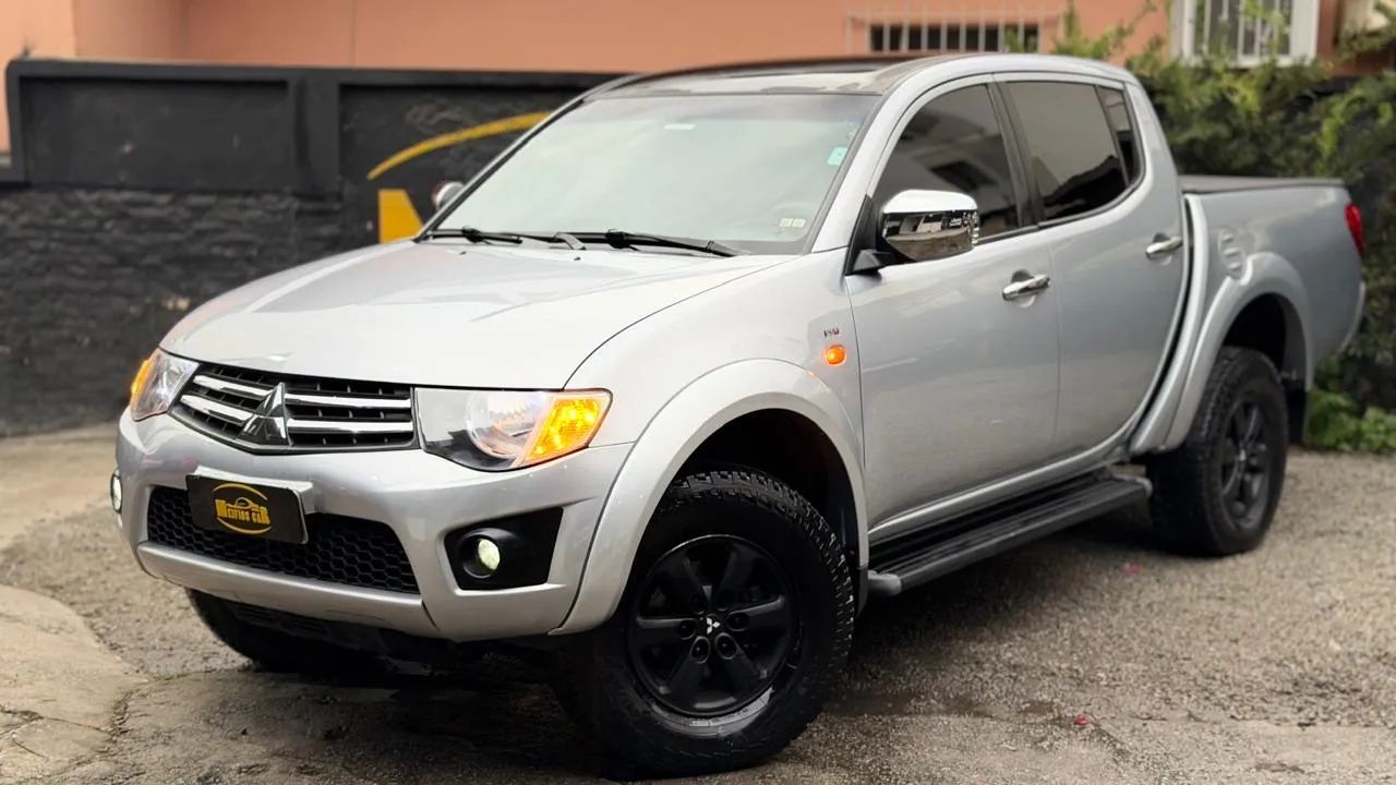 Mitsubishi L200 L200 Triton HLS 2.4 Flex 16V CD Mec. 2015