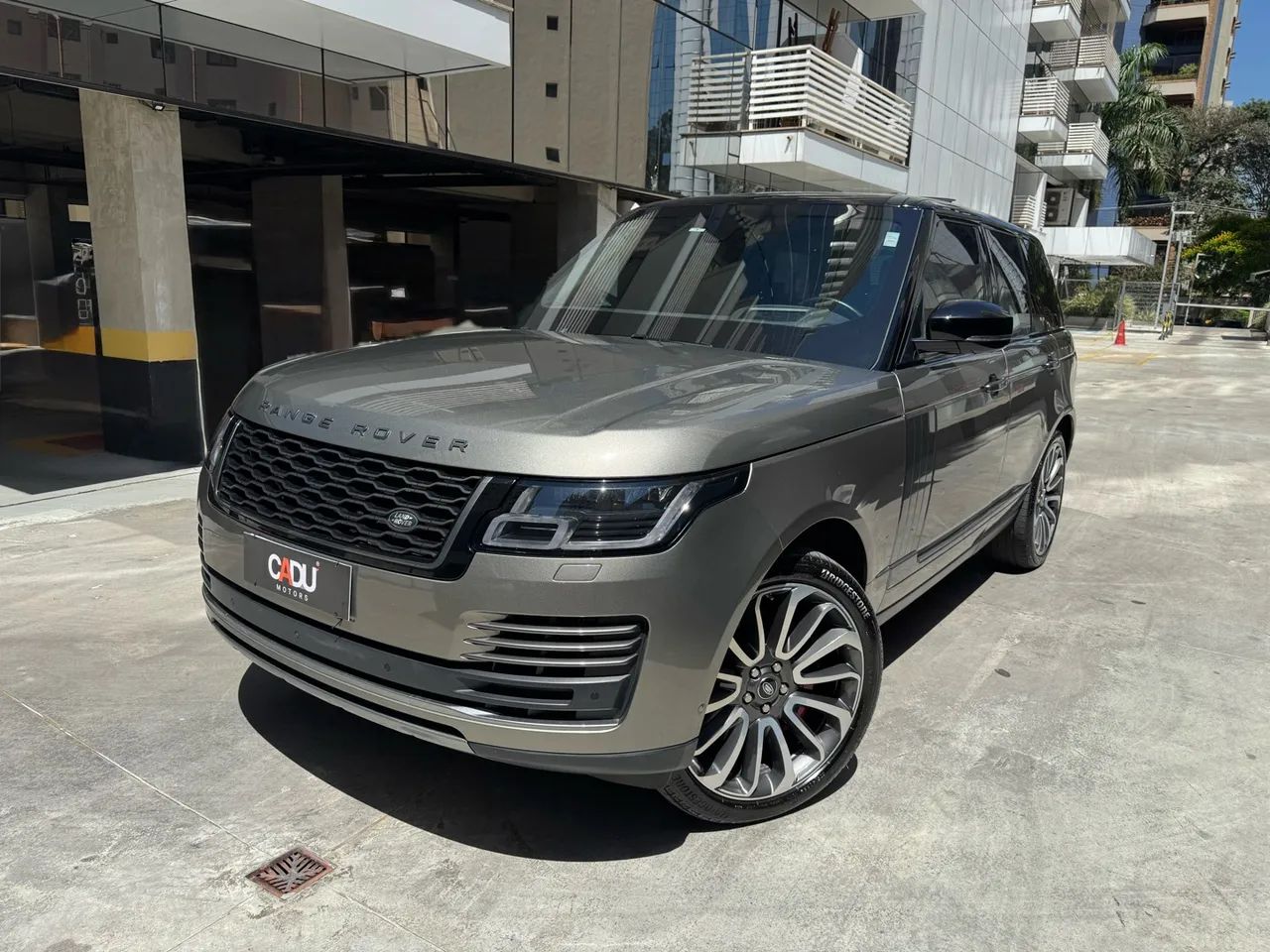 Land Rover Range Rover Vogue 4.4 Auto. SDV8 Diesel. 2020