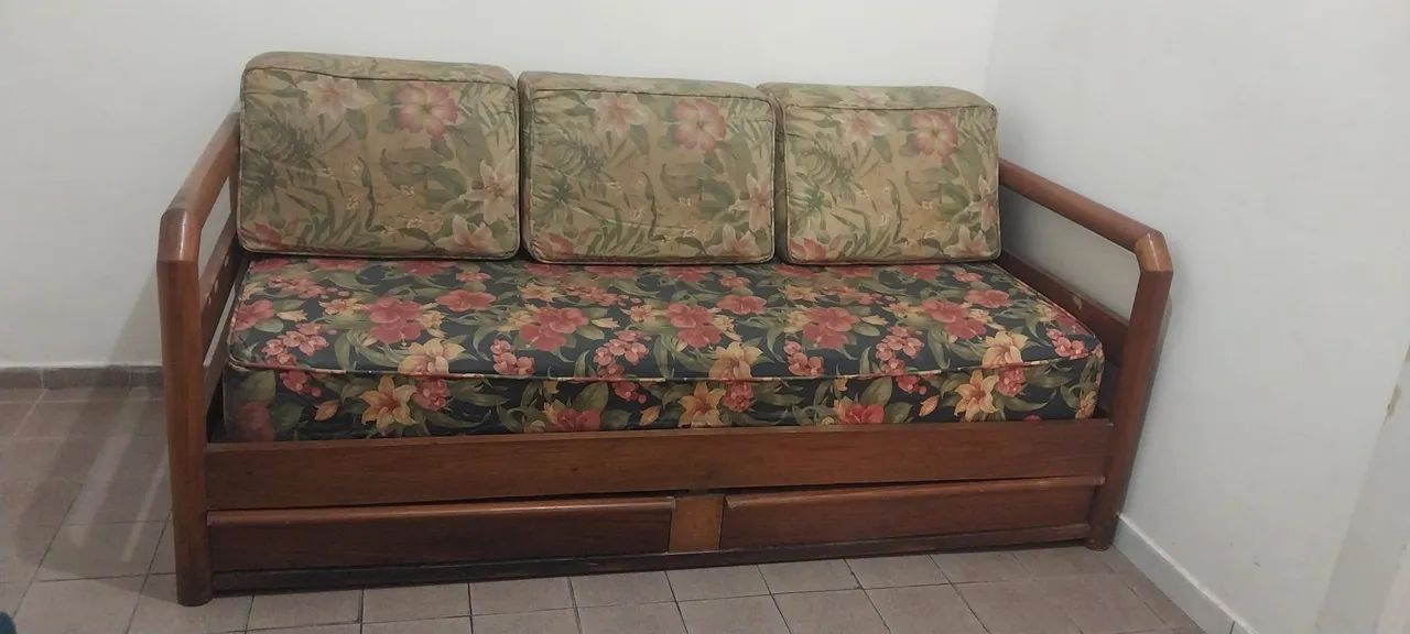 SOFÁ CAMA ? BASE DE MADEIRA.  - Foto 2