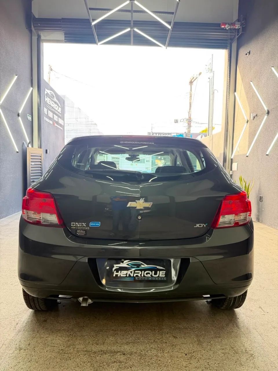 Chevrolet Onix JOY Hatch 1.0 8V Flex Mec. 4P 2018 - Foto 5