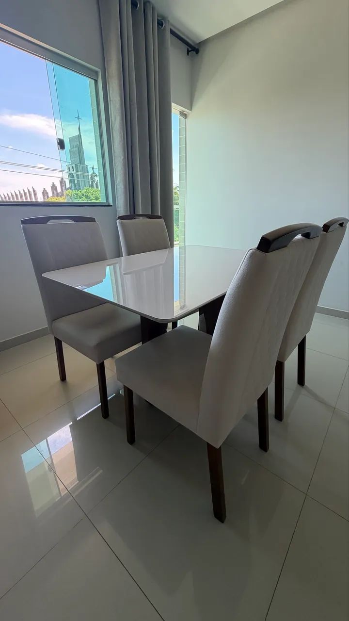 Mesa 4 cadeiras 