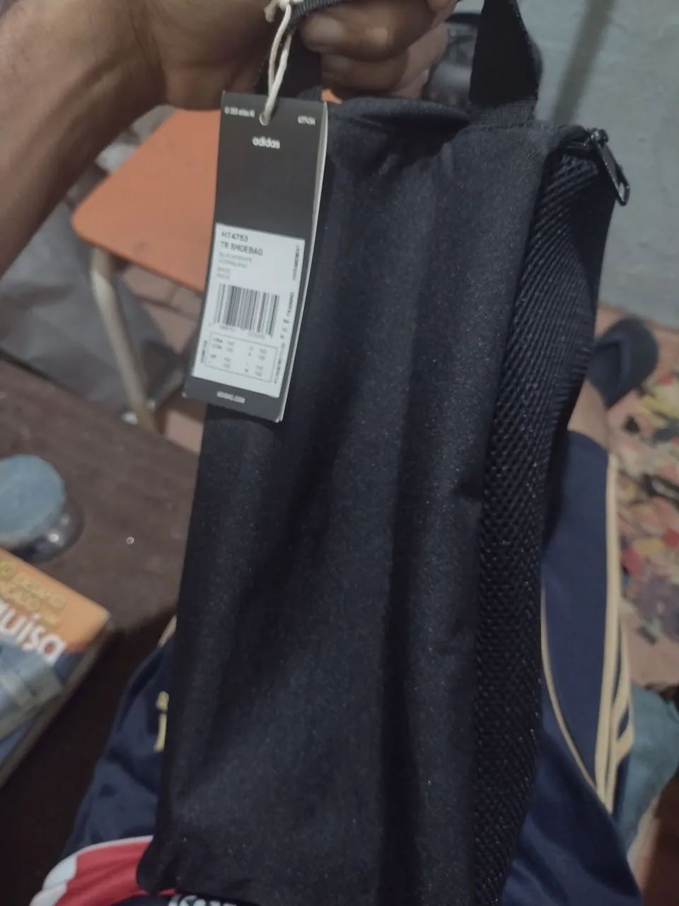 Mochila de mão nova zerada nunca foi usada Adidas número pra