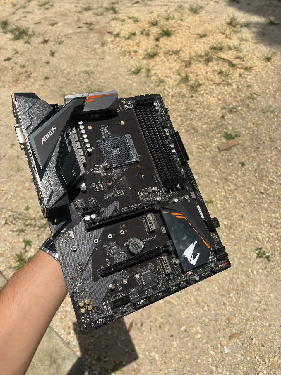PLACA-MÃE GIGABYTE B450 AORUS ELITE V2 - REV. 1.0  - Foto 2