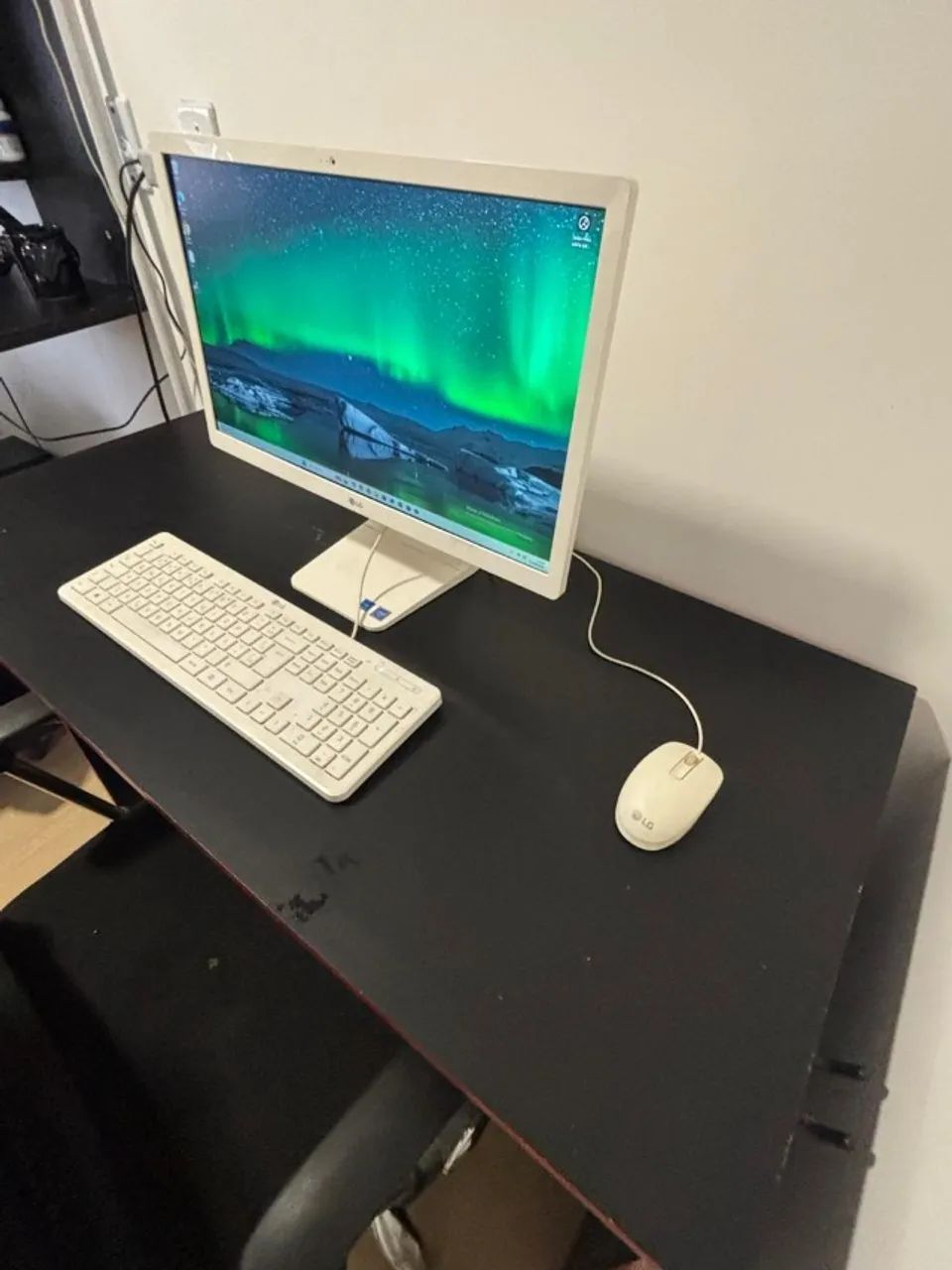 Mesa de Computador + Computador + Cadeira - Foto 5