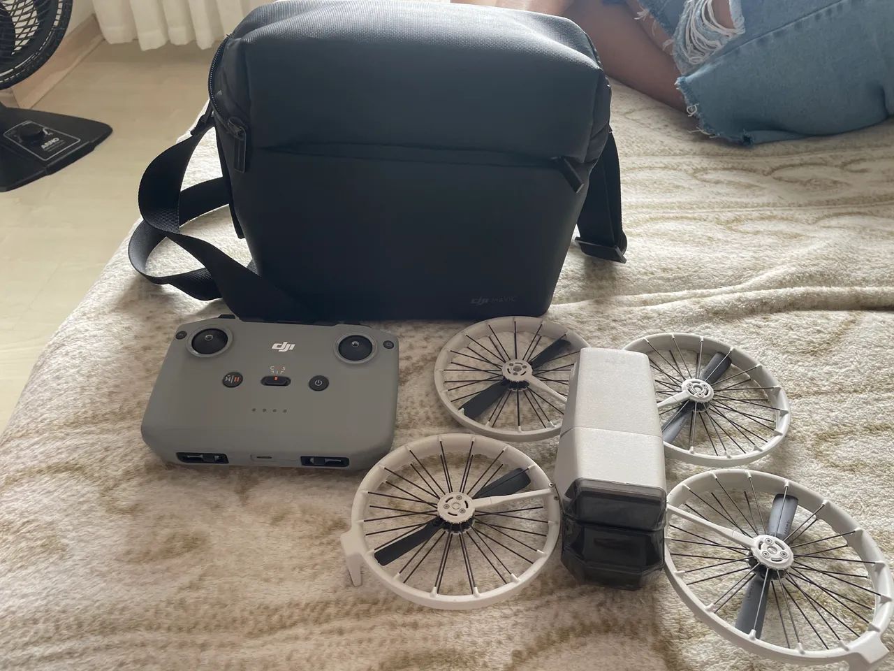 Drone flip com controle e uma bateria 
