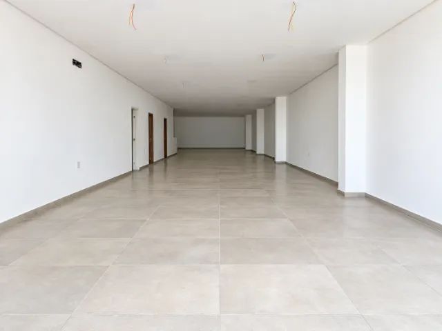 Bayeux - Alugo ampla loja comercial, em avenida movimentada de Bayeux. - Foto 2