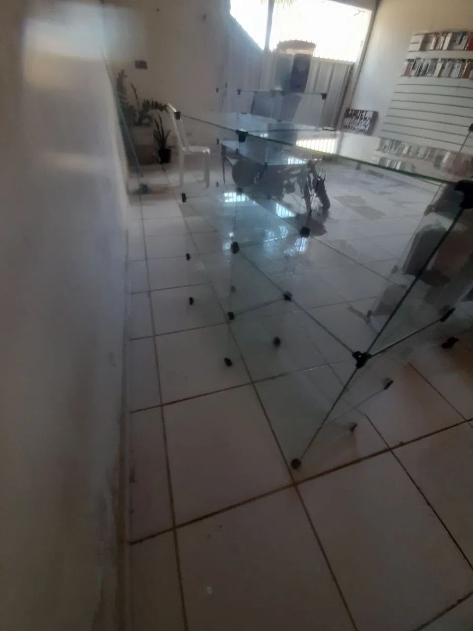 Balcão de vidro muito bem conservado  - Foto 4