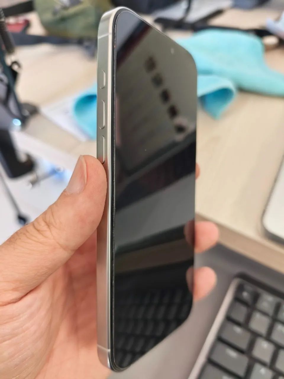 iPhone 16 Pro Max Branco 97% de bateria IMPECÁVEL  - Foto 3