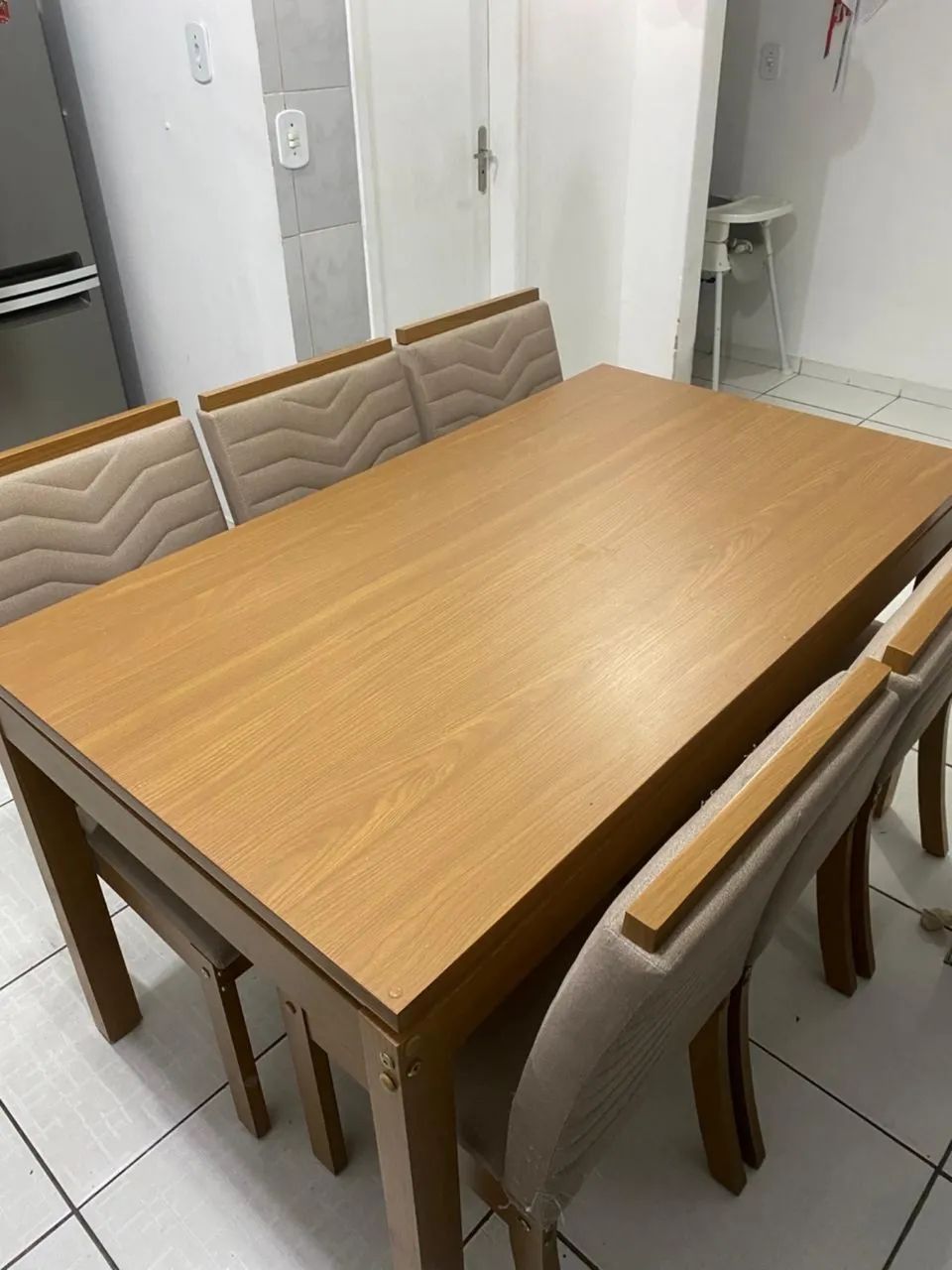 Conjunto de mesa com 6 cadeiras  - Foto 3