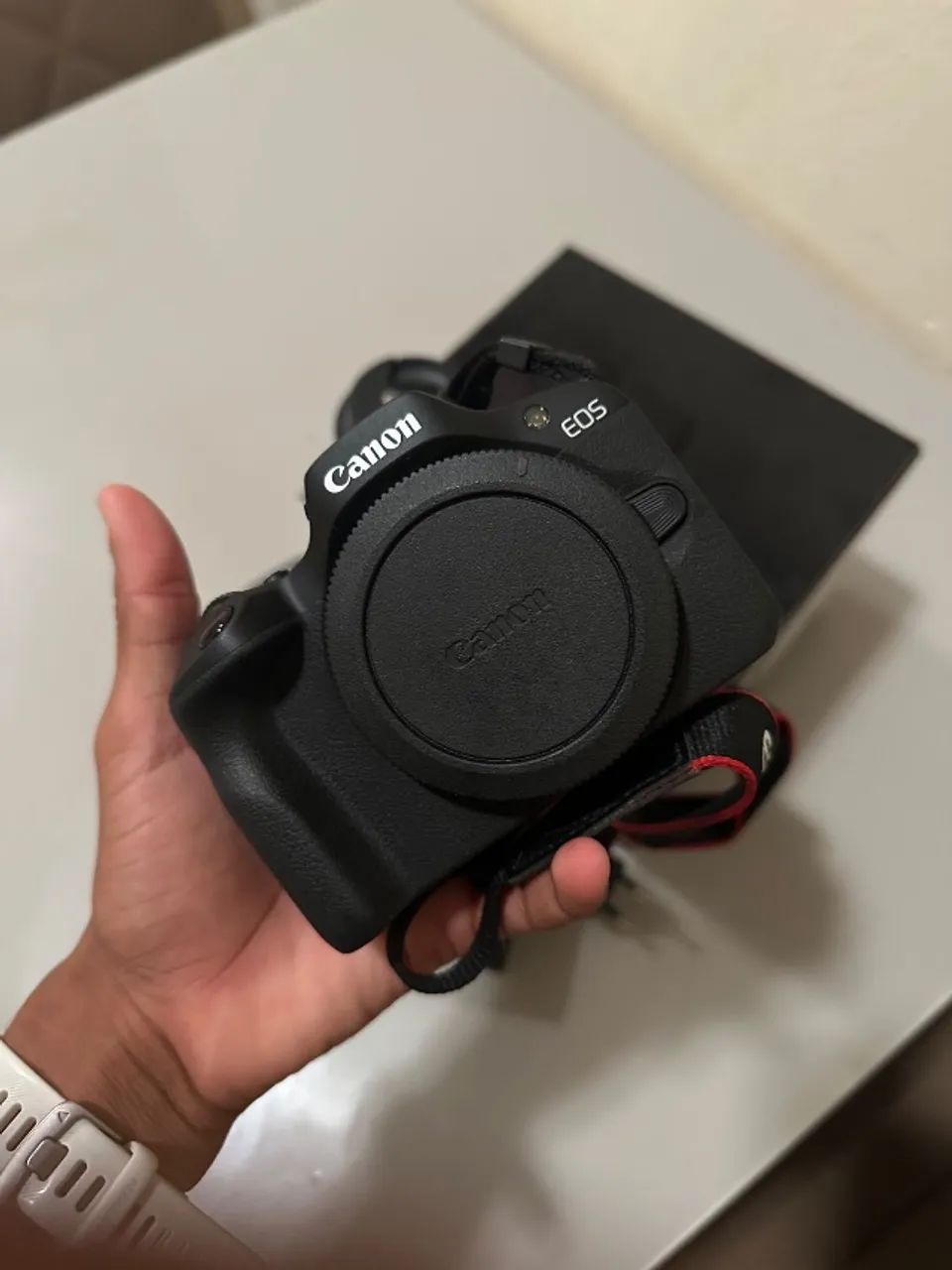 Câmera Cânon EOS R100