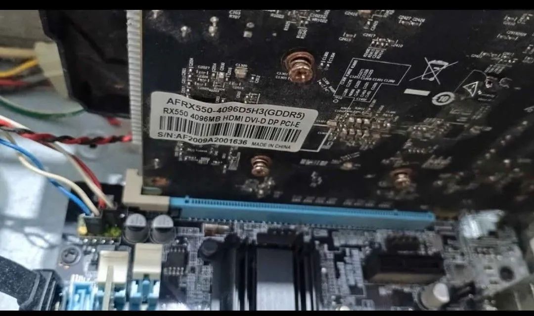Placa de vídeo RX550 4GB de VRAM