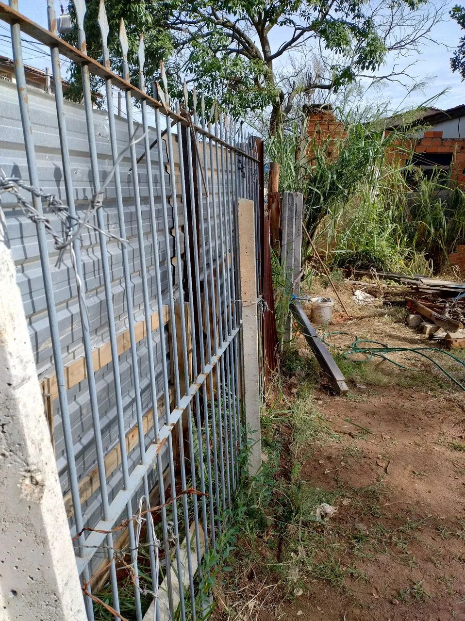 Portão de material maciço  - Foto 2