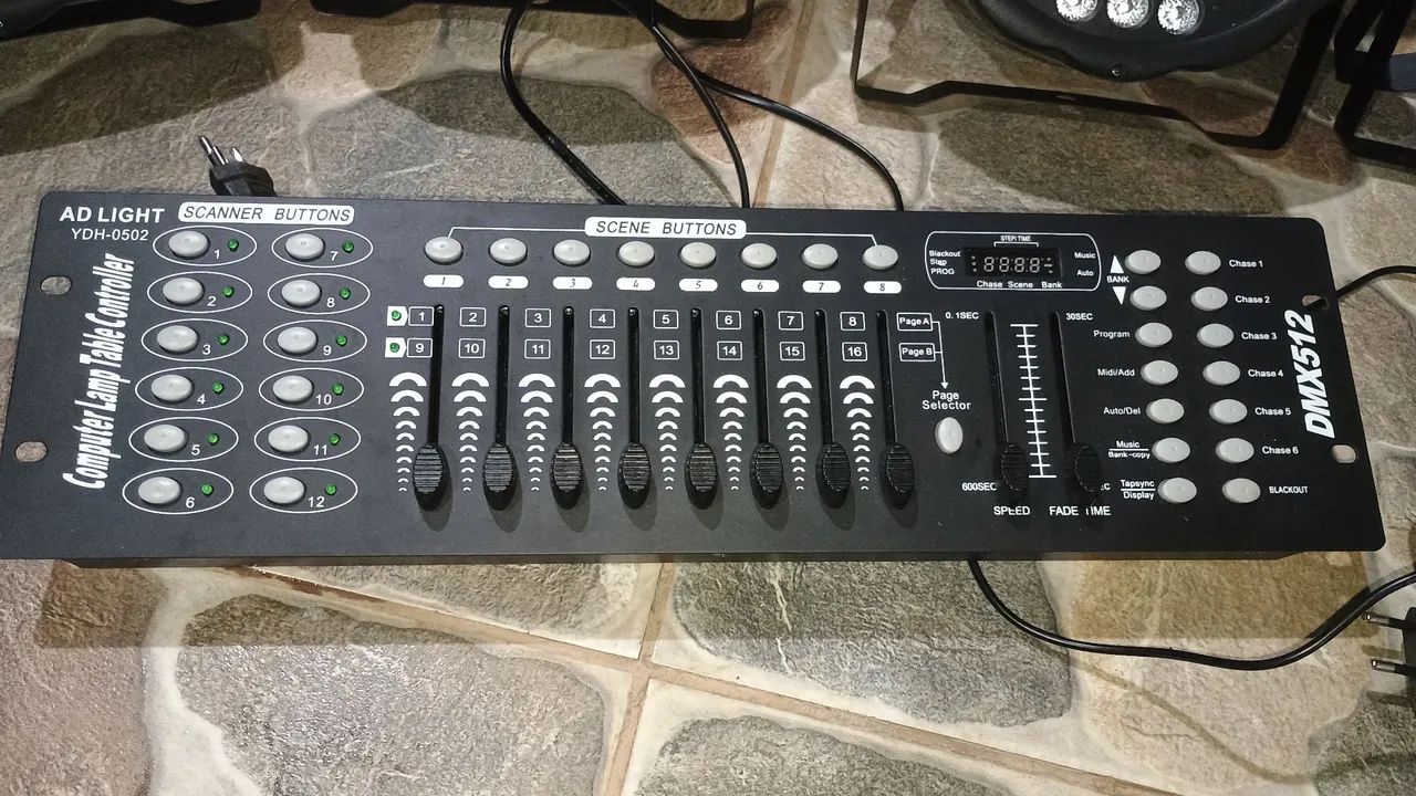 Vendo 4 parled triled e uma mesa DMX 512 - Foto 2