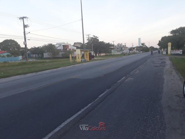 Terreno murado e aterrado de frete para a rodovia - Foto 2