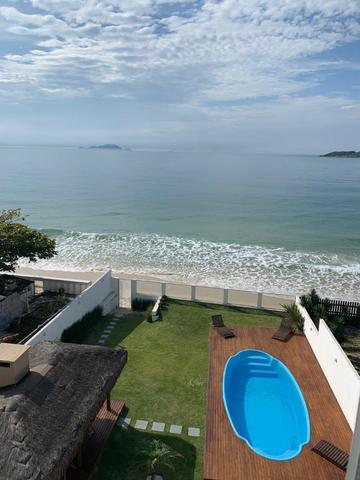 Floripa# Vista de tirar o fôlego . Apartamento pé na areia mobiliado. *