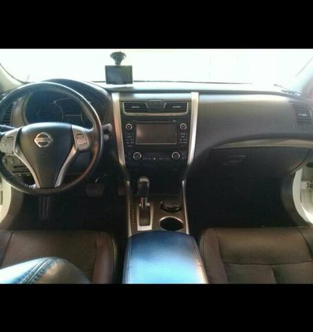 Nissan Altima - Foto 9