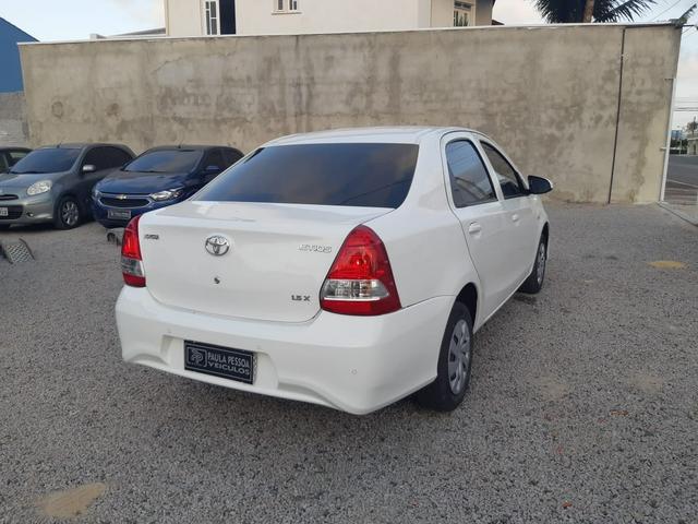 Etios Sedan X 1.5 Flex, completo, mecânico, cor branco