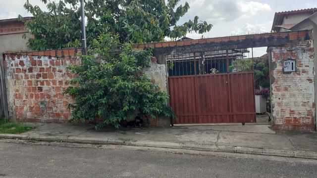 Vendo uma casa