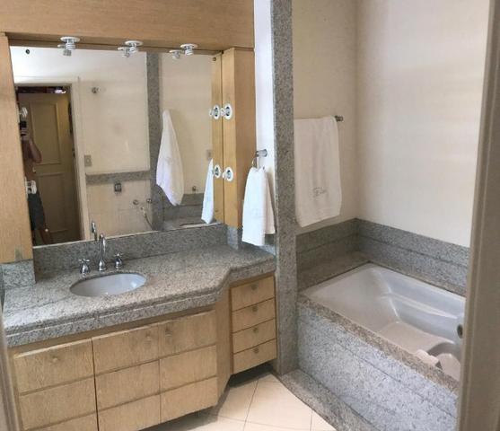 Vende-se Apt° Duplex com 06 suítes, 04 vagas de garagem, no Verbo Divino, BM!!! - Foto 4