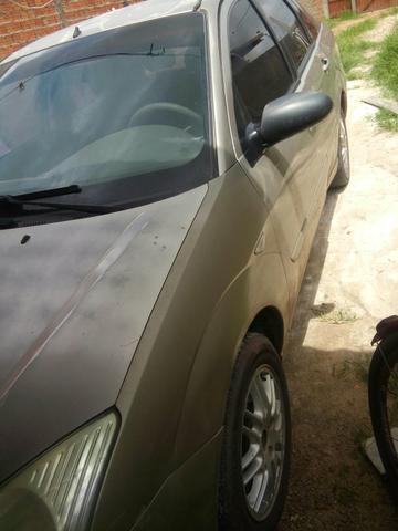 Ford Focus Sedan completo