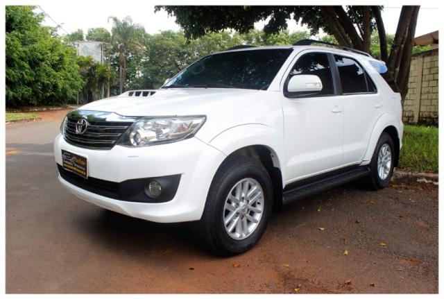 Toyota Hilux Sw4 SRV 4x4 4P