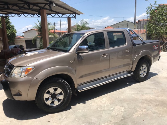 VENDO HILUX 2006 MECÂNICA 3.0 4X4