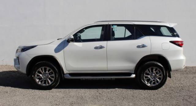 HILUX SW4 , 7 LUGARES