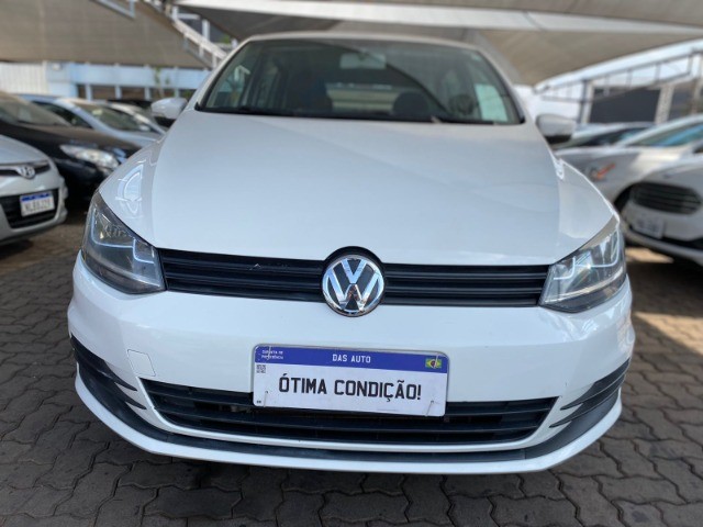 VOLKSWAGEN FOX TRENDLINE 1.6 2015